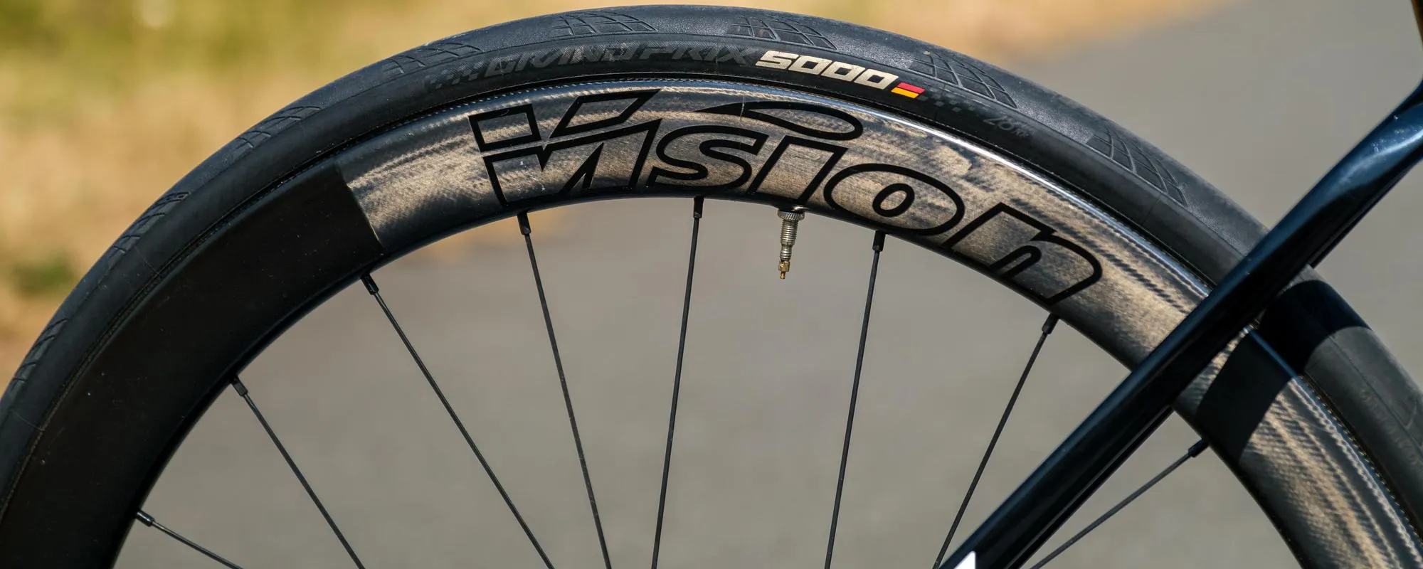 vision carbon road wheel on merida scultura