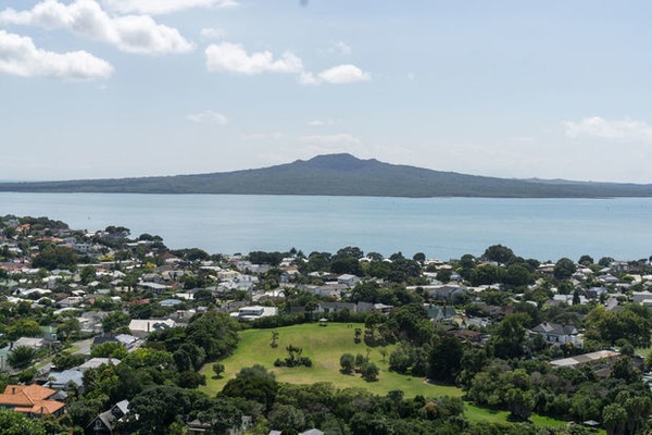 An photo taken from Auckland looking out at Rangitoto Island