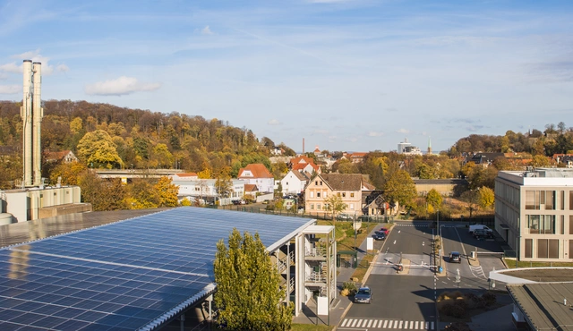 Dr. Oetker nimmt Photovoltaikanlage in Brackwede in Betrieb