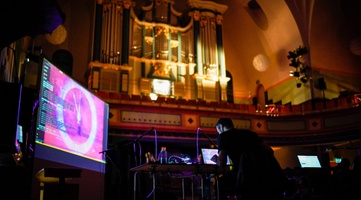 REGISTERS OF CODE ~ De humxn-machine als organist van de 21e eeuw