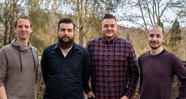 Foto_Unvergessen-Gruenderteam_vlnr_Max-Jakob_Henrik-Bergmann_Felix-Wenzel_Philip-Pelgen_Fotograf-Max-Jakob