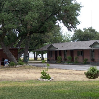 902 Main St. Blanco, TX - Blanco County Inn