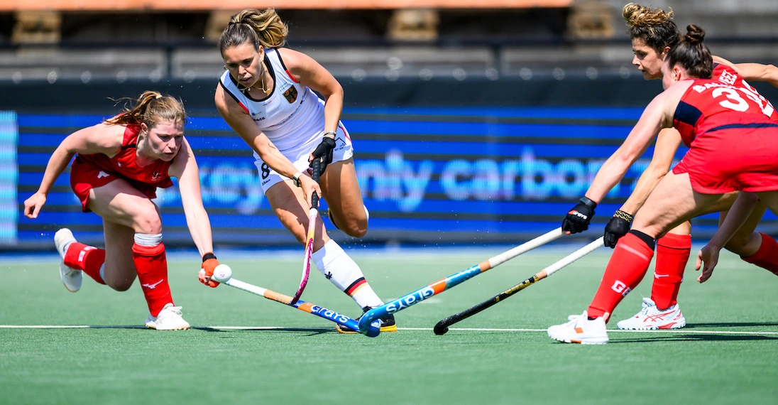 Hockey-Spielerin Anne Schröder bei Olympia in Paris.