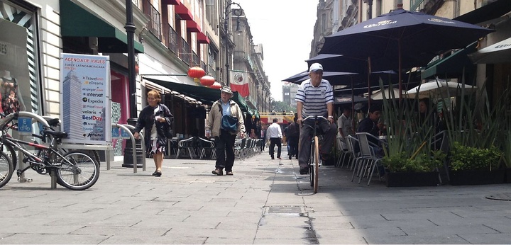 cover para el post Cómo se crea un espacio público emergente y cómo beneficia a la movilidad activa