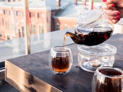 Kávé vagy tea gőzölög a csészédben? Ezért megy nehezen az ébredés