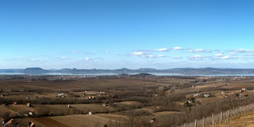 Így ugrott meg az érdeklődők száma a Balatonnál