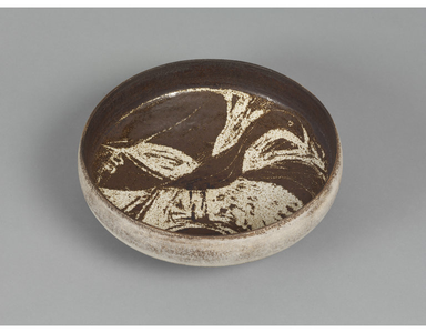 Photograph: Bowl, Hans Coper, about 1955, England. Museum no. C.15-2016.