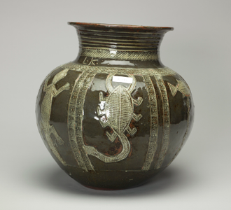 Photograph: Ladi Kwali (1925–84), Water Jar (1957). Dr John Shakeshaft Bequest, C.364-2016. 