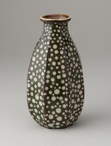 Photograph: 141_1970_31B Martin Brothers Vase 1902
