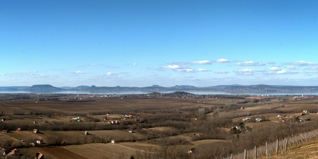 Így ugrott meg az érdeklődők száma a Balatonnál