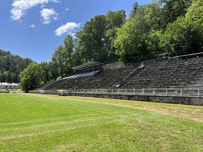 Ha focicsapaté még nem is, de stadion tulajdonosa már lehetsz - Salgótarjánban eladó a stadionfocipálya