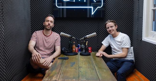 Philipp Westermeyer und Maximilian Wühr nach der Aufnahme des OMR Podcasts