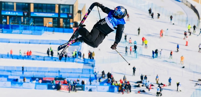 Marken wie Red Bull haben reichweitenstarke Hidden Champions des Wintersports wie Eileen Gu längst auf dem Zettel. (Foto: Buchholz/@fisparkandpipe)