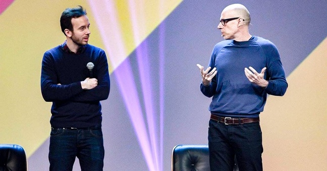 Philipp Westermeyer und Scott Galloway (r.) auf der OMR-Bühne