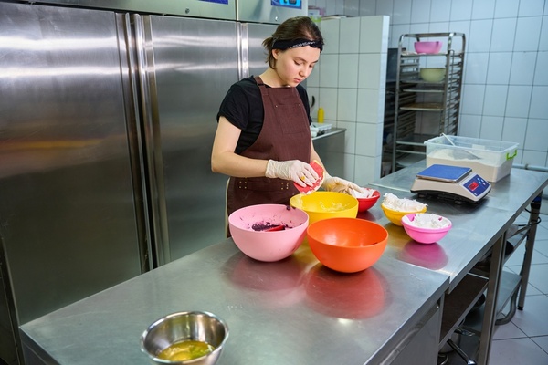 8 konyhai eszköz, ami megkönnyíti a főzést - ismerkedj meg a konyhai eszközök svájci bicskájával