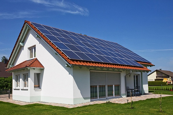 Ezek a házak már a 21. század meghatározó energiaforrását használják
