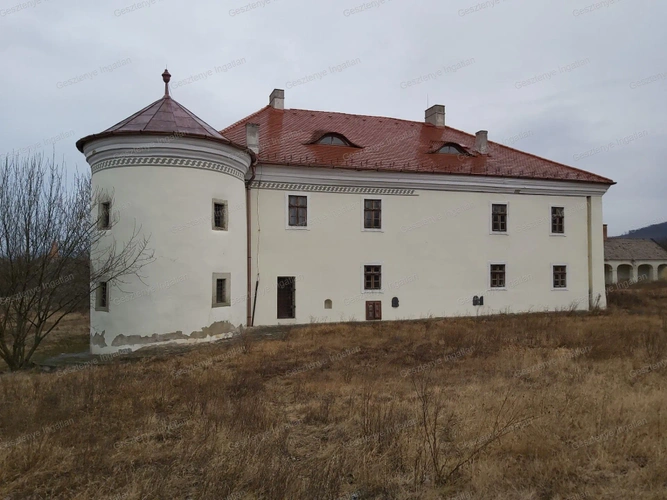 Élnél Kölcsey Ferenc egykori birtokán, vagy inkább egy reneszánsz kastélyban?