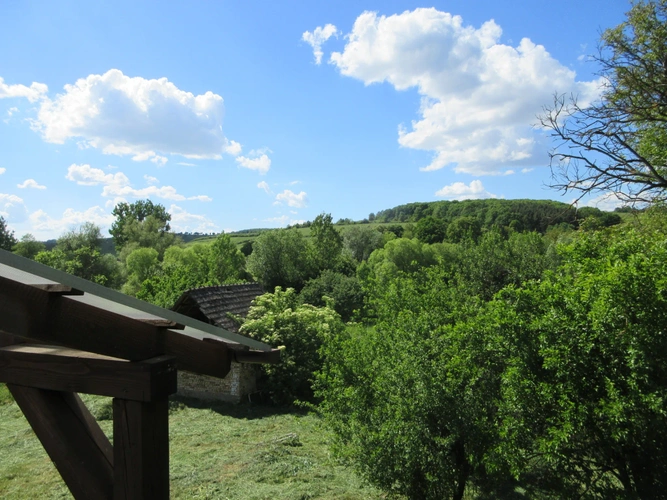 Ezek lehetnek a legelragadóbb panorámás, legolcsóbb házak az aggteleki nemzeti parknál