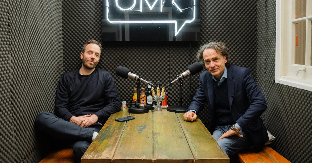 Zeit-Chefredakteur Giovanni di Lorenzo (rechts) war zu Besuch im Podcast von OMR-Gründer Philipp Westermeyer. Foto: Rikkert Aussems