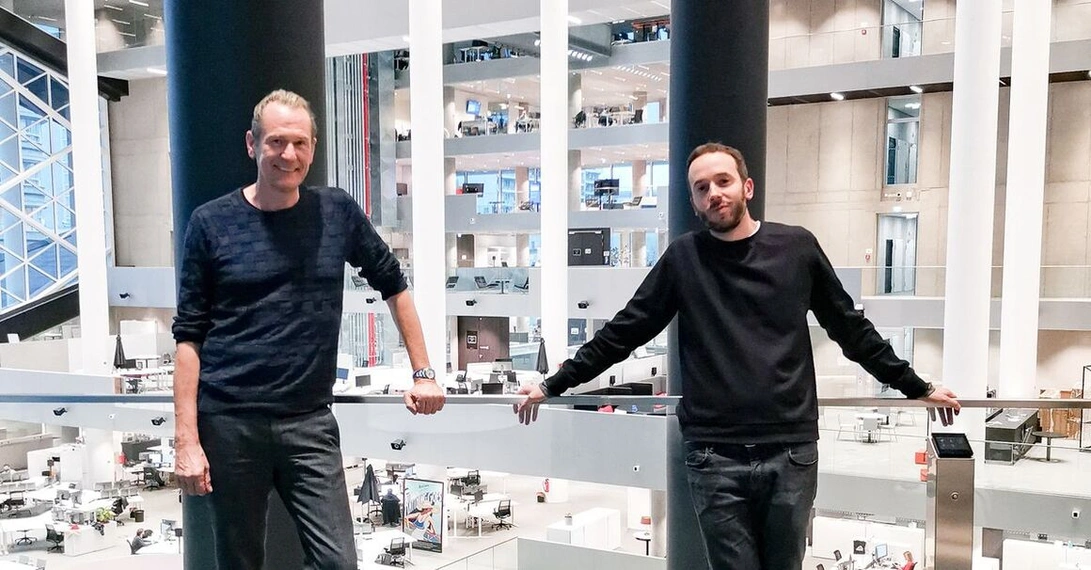 Axel-Springer-CEO Mathias Döpfner (l.) und Philipp Westermeyer in der neuen Konzernzentrale in Berlin