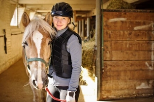How to Stay Safe Around Horses & Avoid Unnecessary Accidents