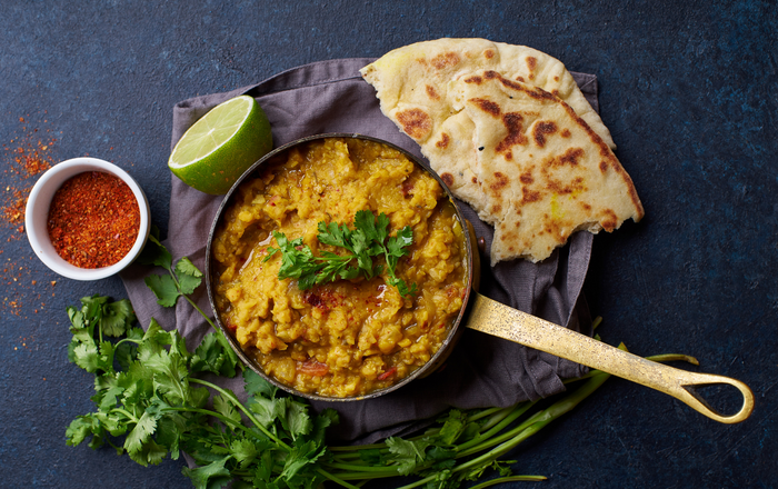 Vecka 48, dag 3 - Tikka masala dahl med gröna linser & stekt libabröd.