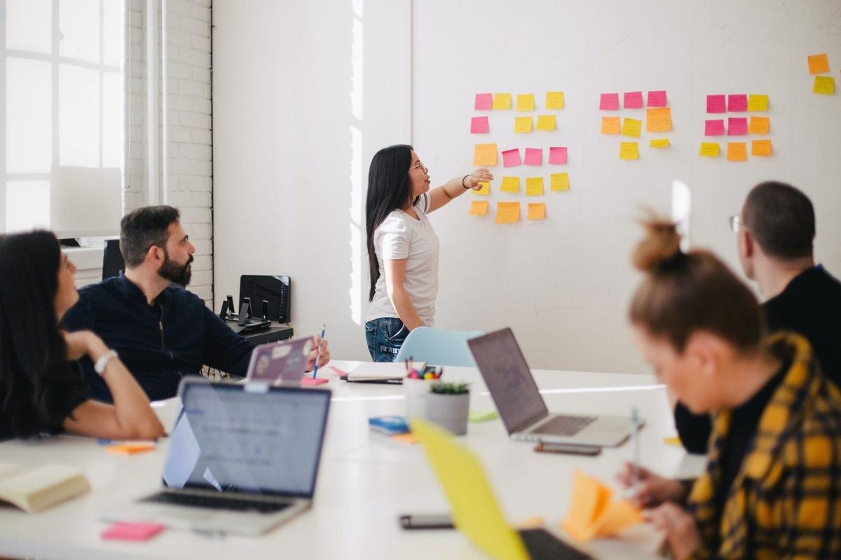 Business-Hacks_Das-ERP-fuer-Startups-scaled