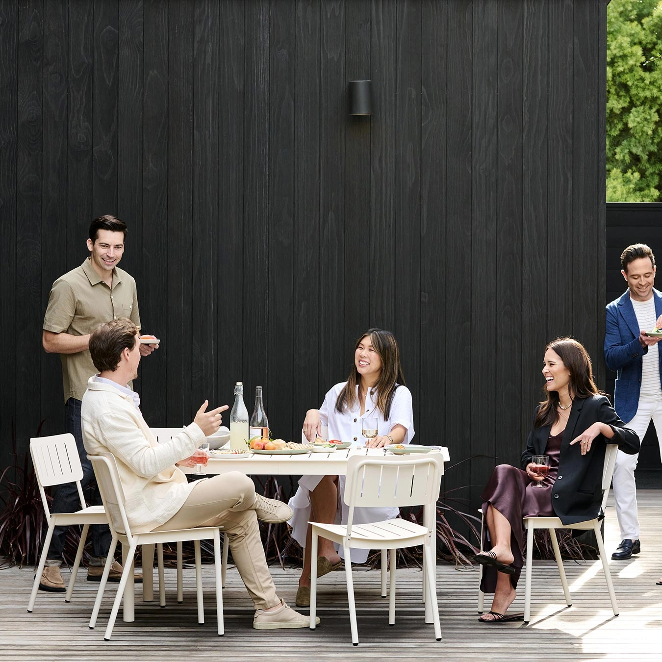 Dwr outdoor store dining table