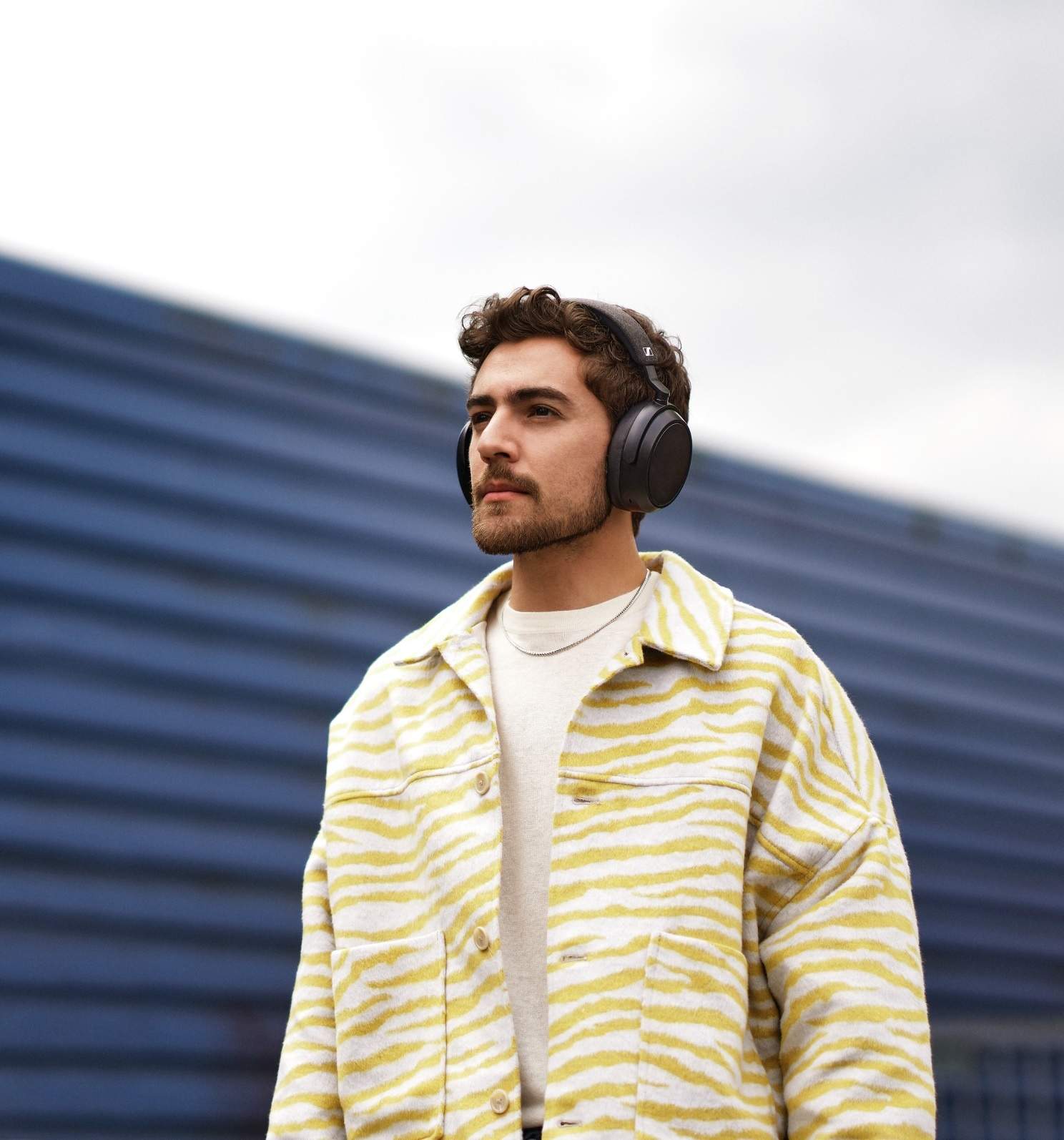 music on the street with momentum 4 wireless headphones