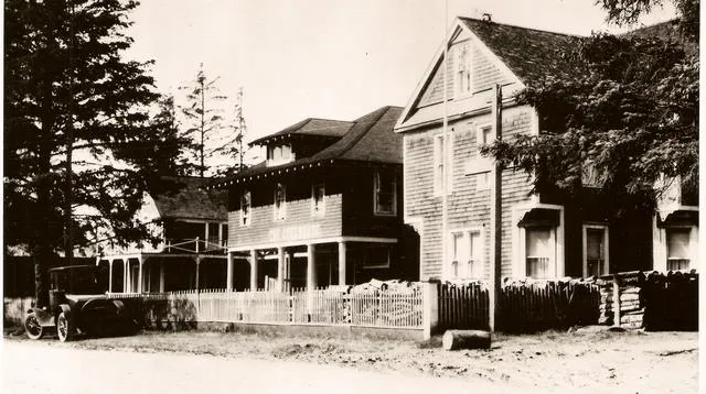 Old photo of the Shelburne Hotel 