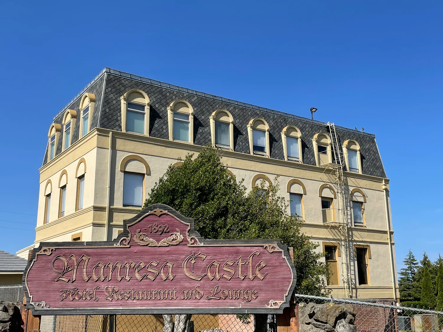 Manresa Castle Front