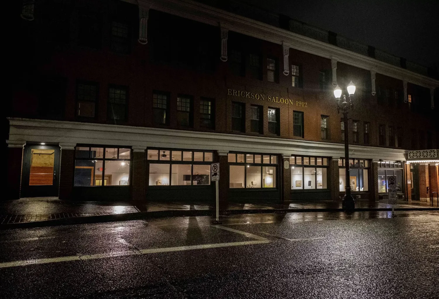 Exterior of the haunted Erickson Saloon in Portland, Oregon