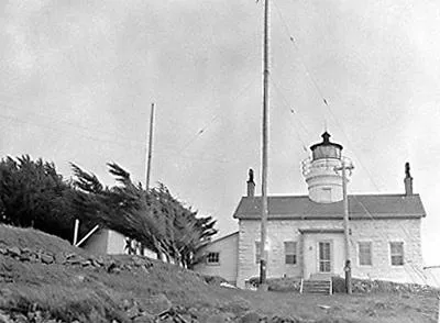 Battery Point Lighthouse black and white