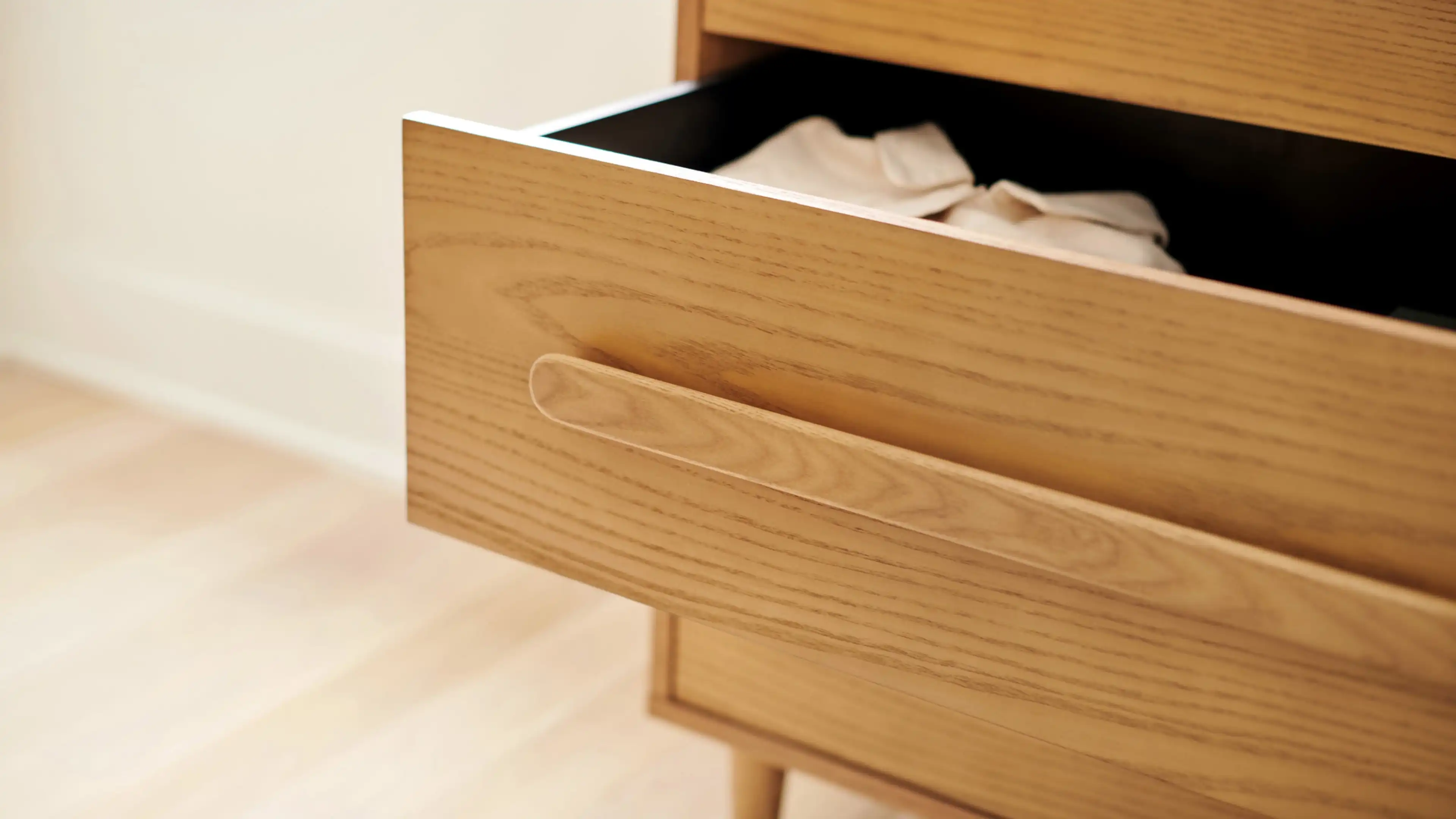 Heist 6 Drawer Dresser