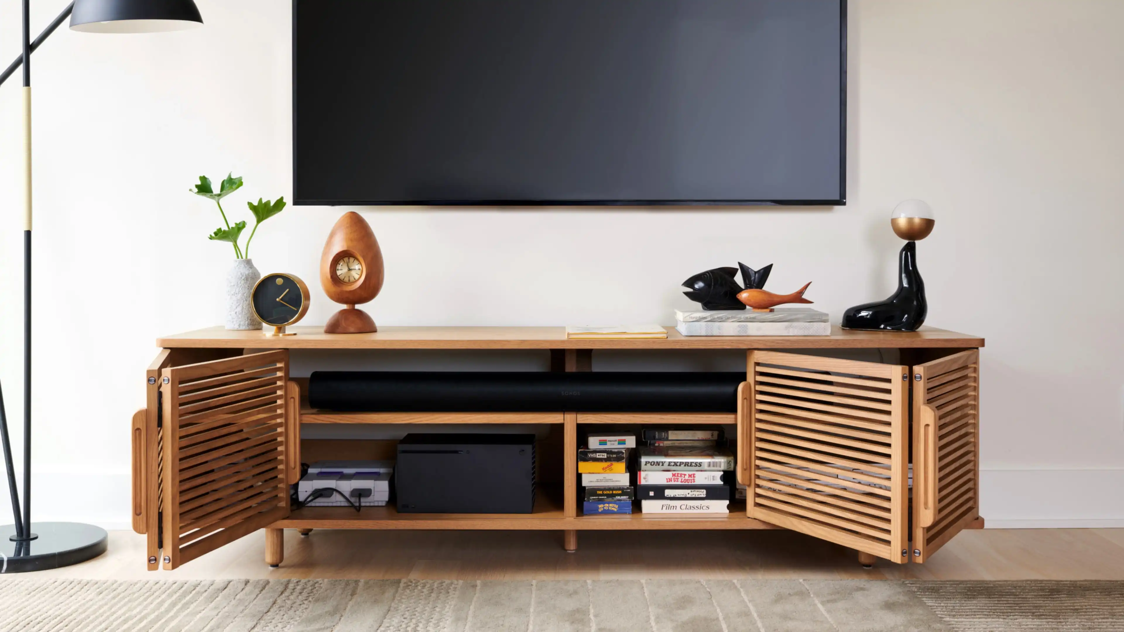 Opera Media Console (70")