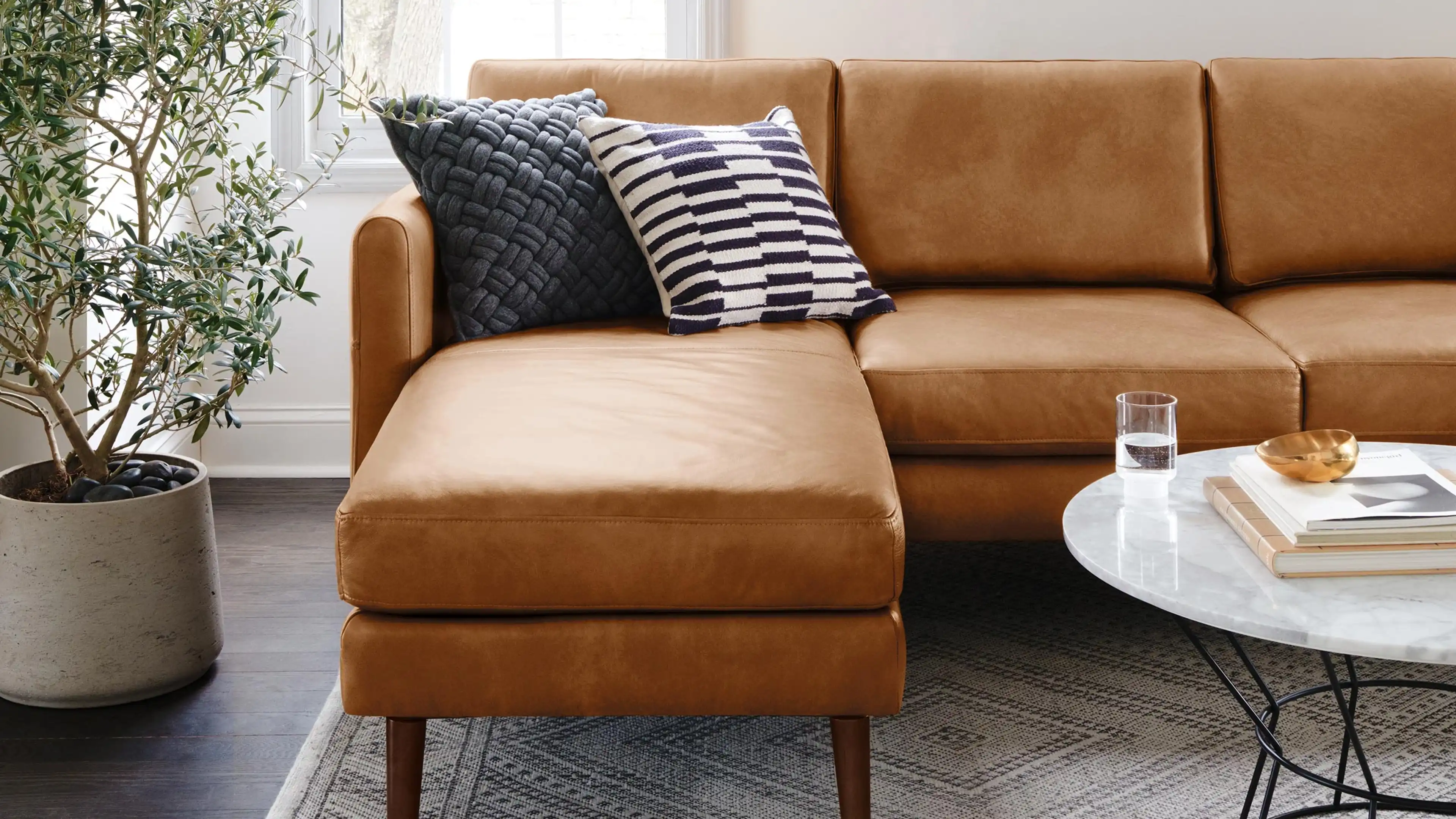 Original Chaise King Sofa in Chestnut Leather