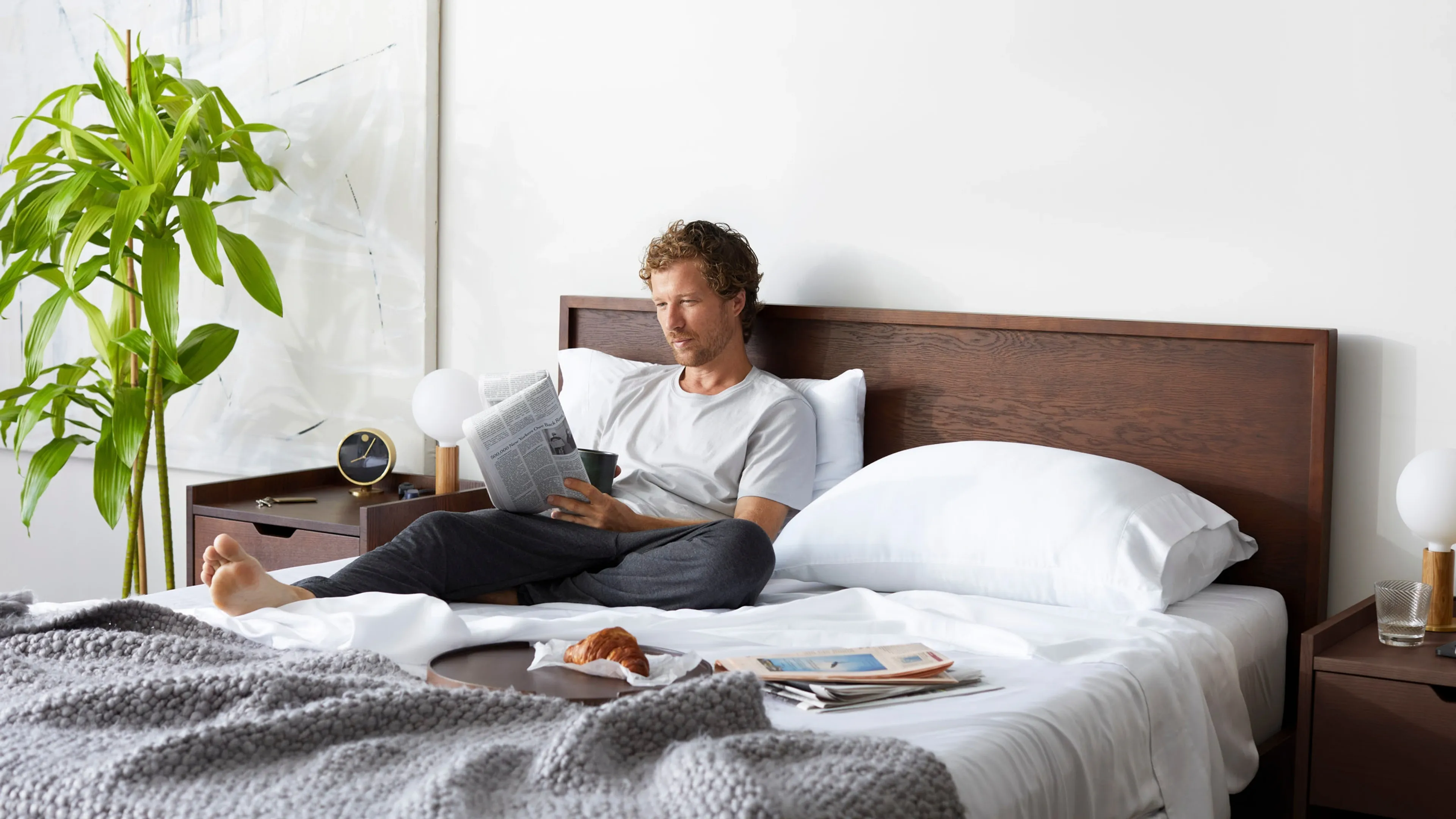 Chorus Hardwood Bed, King Burrow