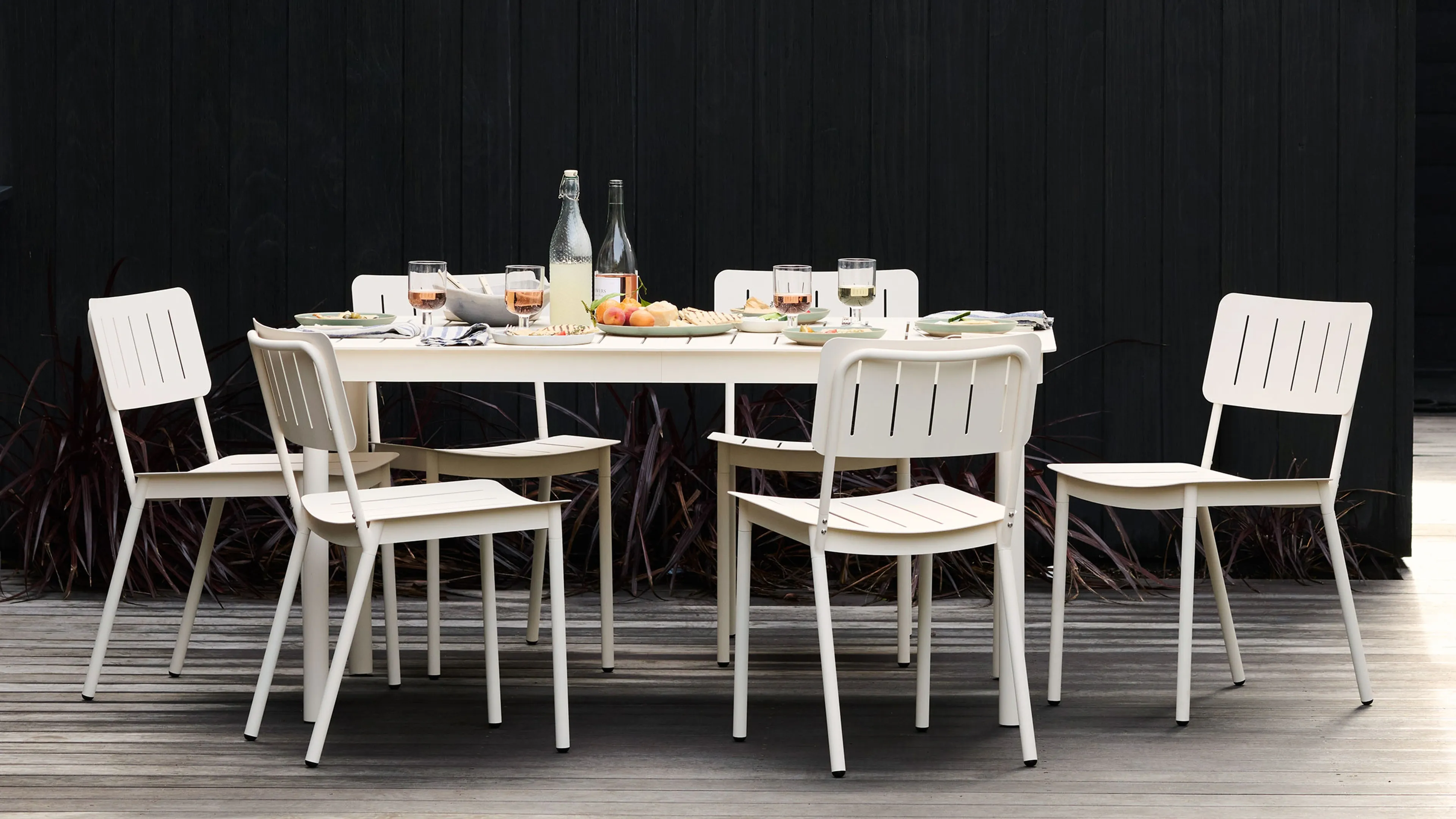 Relay Outdoor Dining Set, Table & 4 Chairs