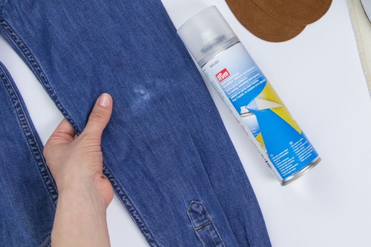 2Reparieren-ohne-Naehen_Spr-hkleber_Jeanshemd-15b360271e3721.jpg