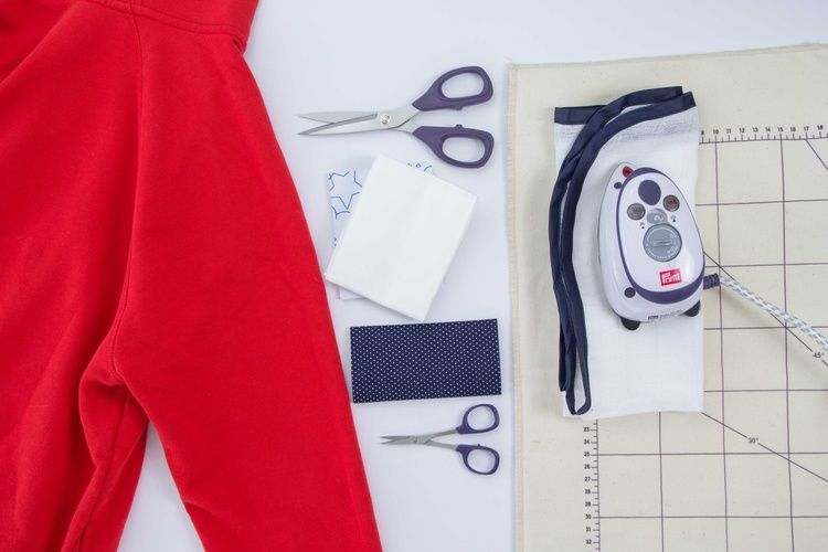 3Reparieren-ohne-Naehen_Dekovlies_Hoodie-25b360ca1b0799.jpg