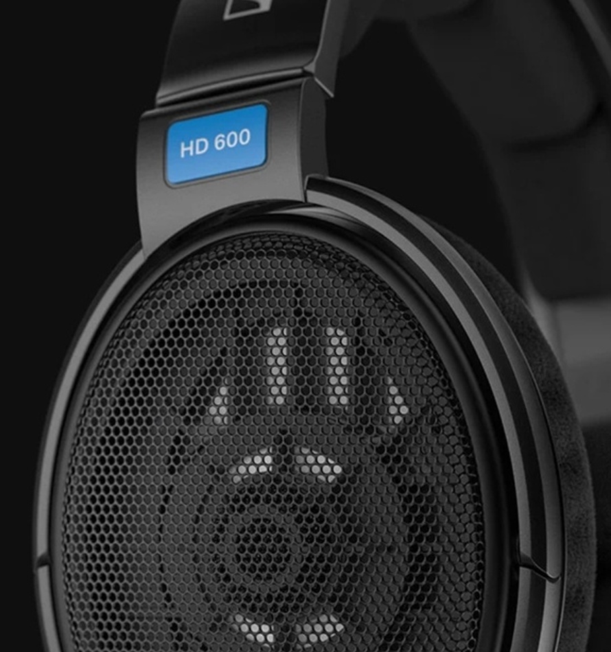 HD 600 open back headphones for audiophiles