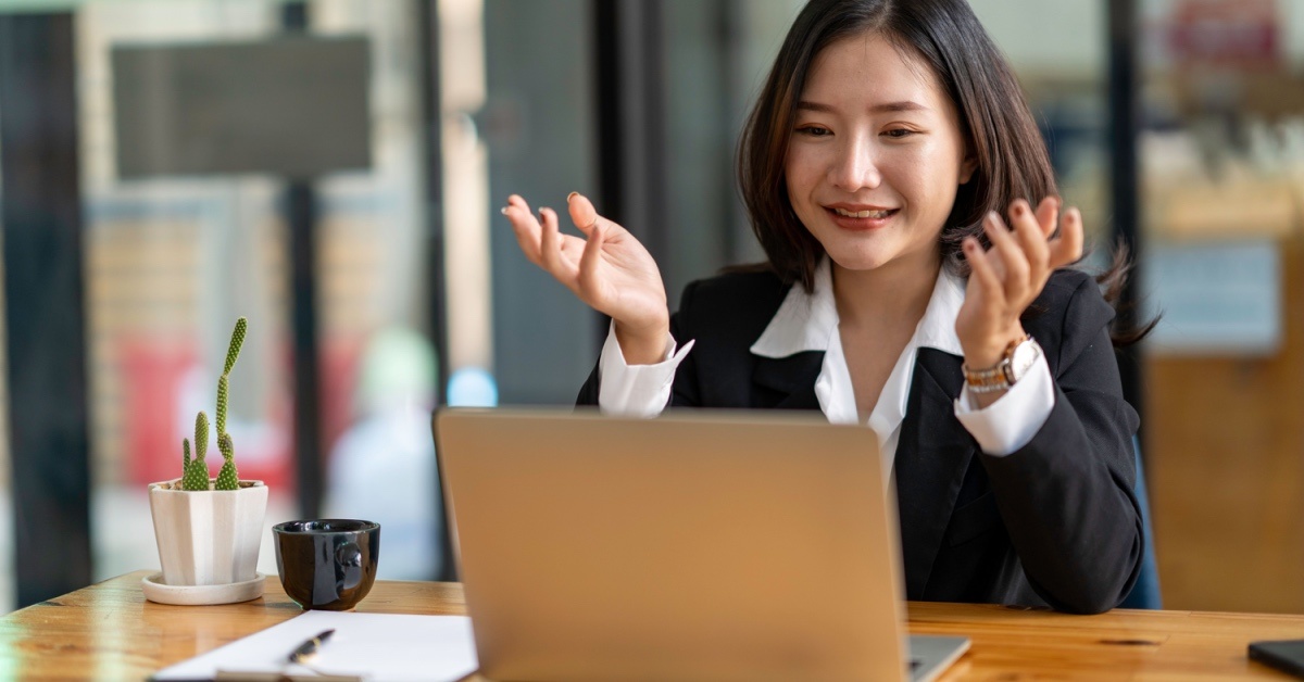 A woman showing her strengths during a job interview