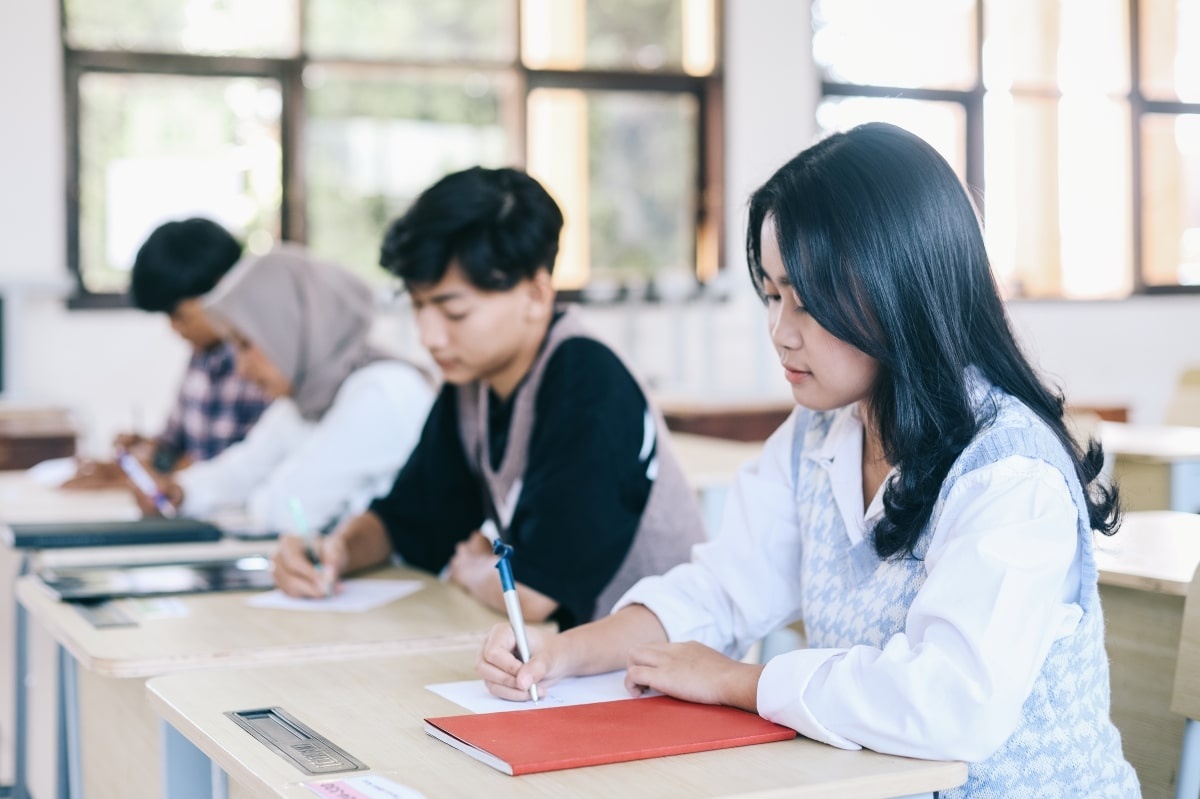 Suasana ujian tes potensi akademik atau TPA dalam proses rekrutmen kerja. (Sumber: Envato)