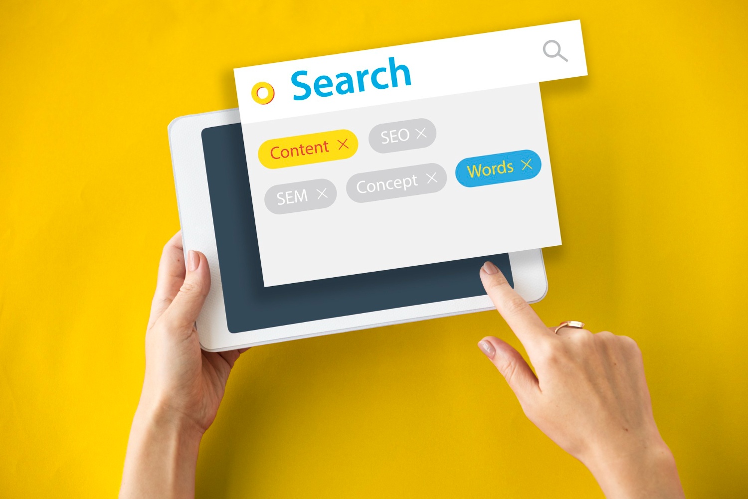 Ilustrasi Search Engine Marketing (SEM) dan SEO. (Image by rawpixel on Freepik)