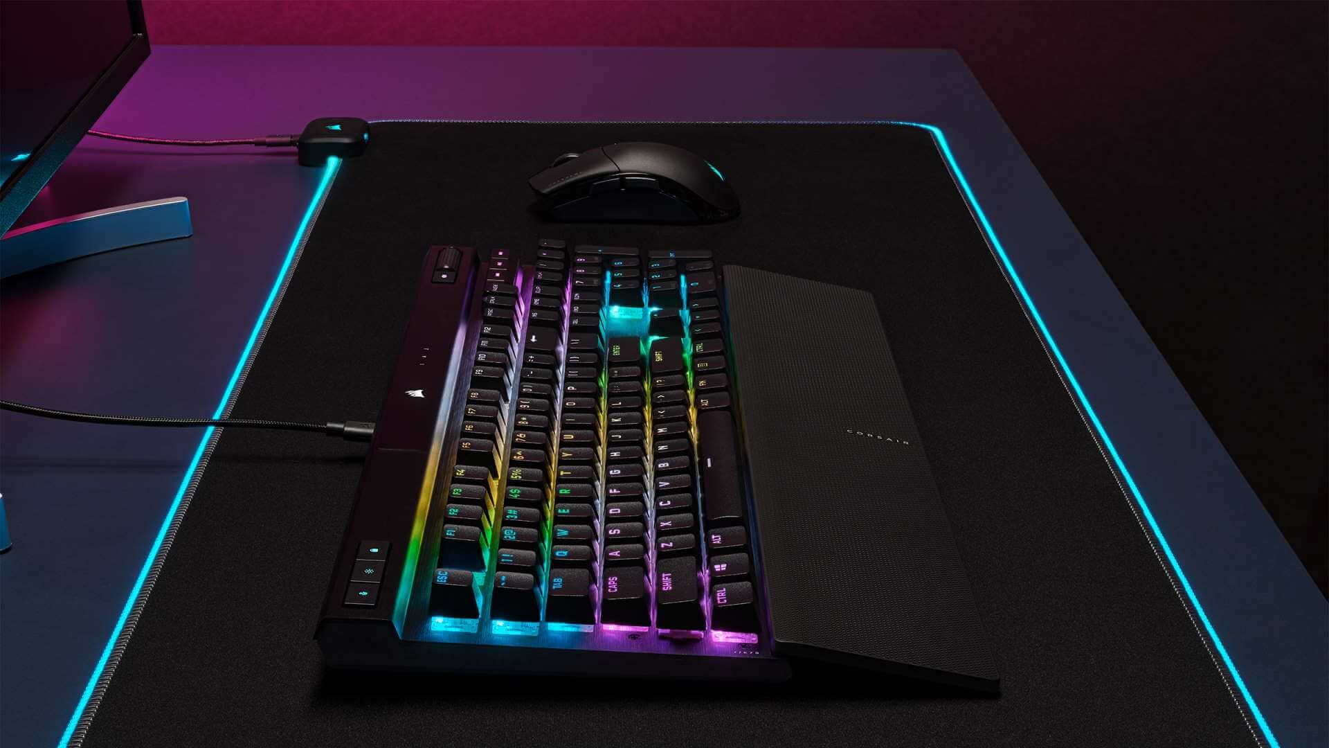 Corsair MM700 RGB Genişletilmiş Kumaş Mouse Pad 