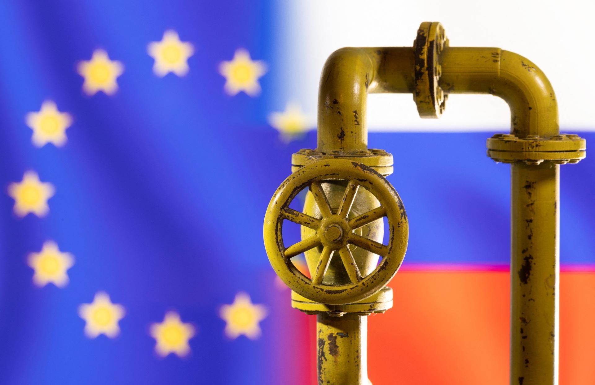 L'UE impone il price cap sul petrolio russo