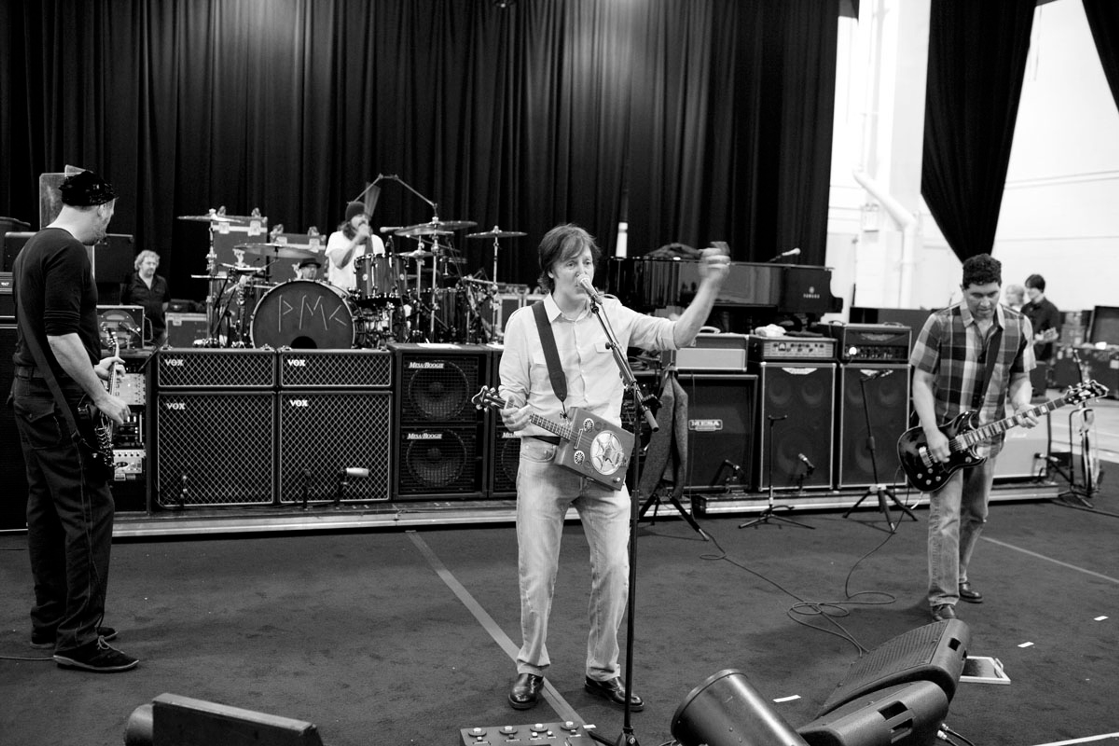 Paul rehearsing with (from l-r) Krist Novoselic, Dave Grohl and Pat Smear, 12-12-12 Hurricane Sandy Benefit, Madison Square Garden, NYC, 10th December 2012