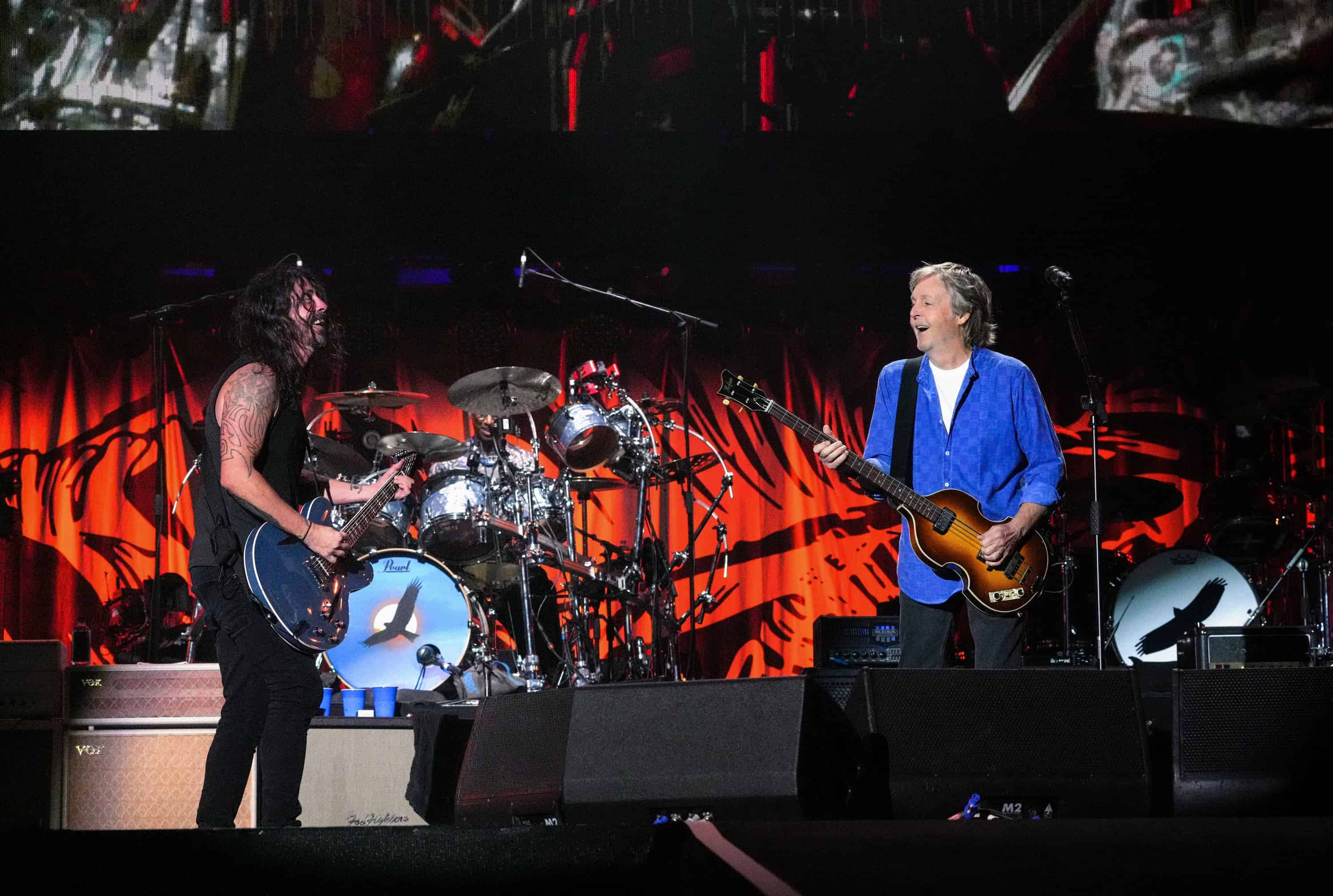 Photo Of Paul McCartney and Dave Grohl at the Taylor Hawkins tribute show