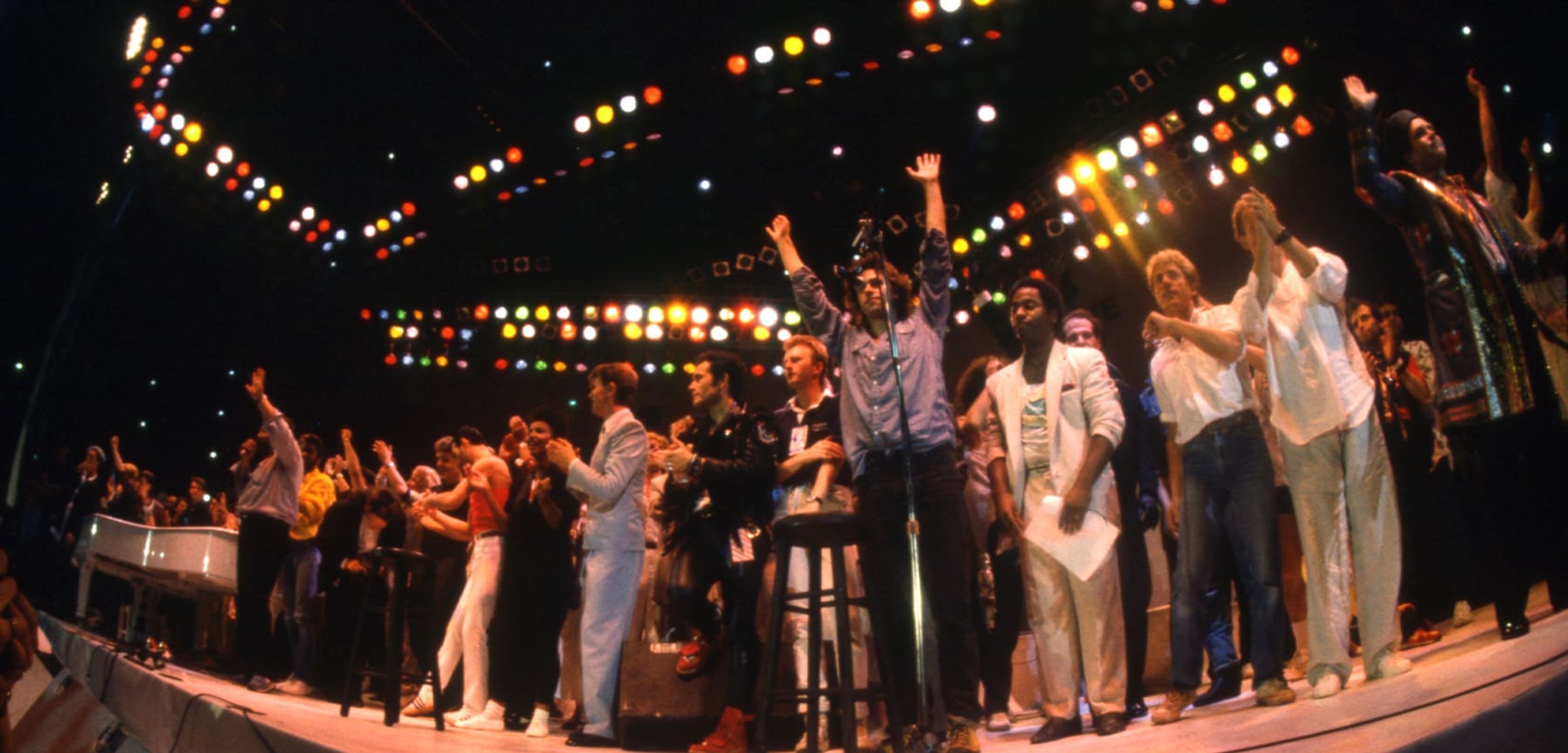 Photo of the all star line up of Live Aid on-stage