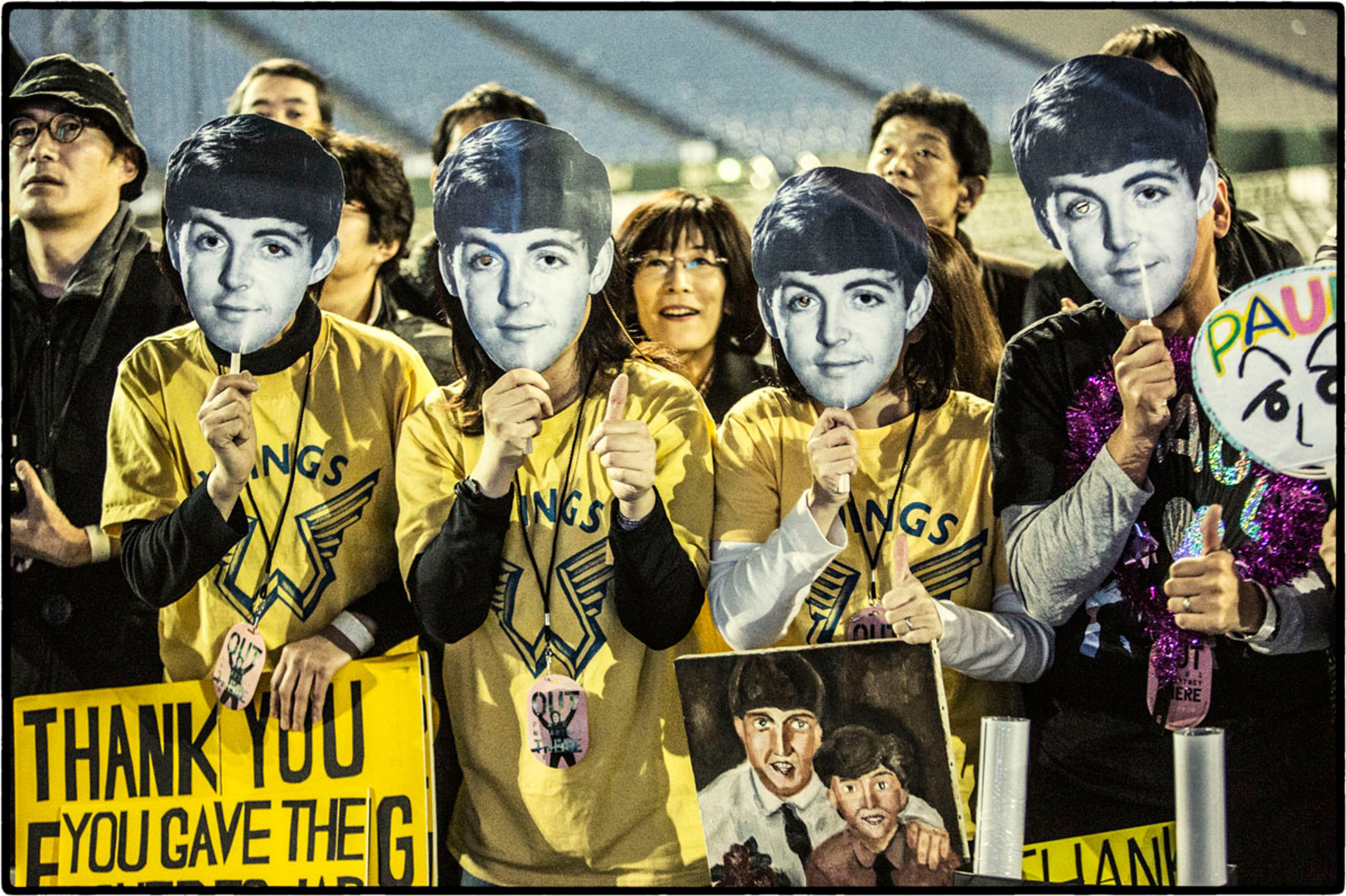 Fans at the Tokyo Dome soundcheck, Tokyo, 21st November 2013